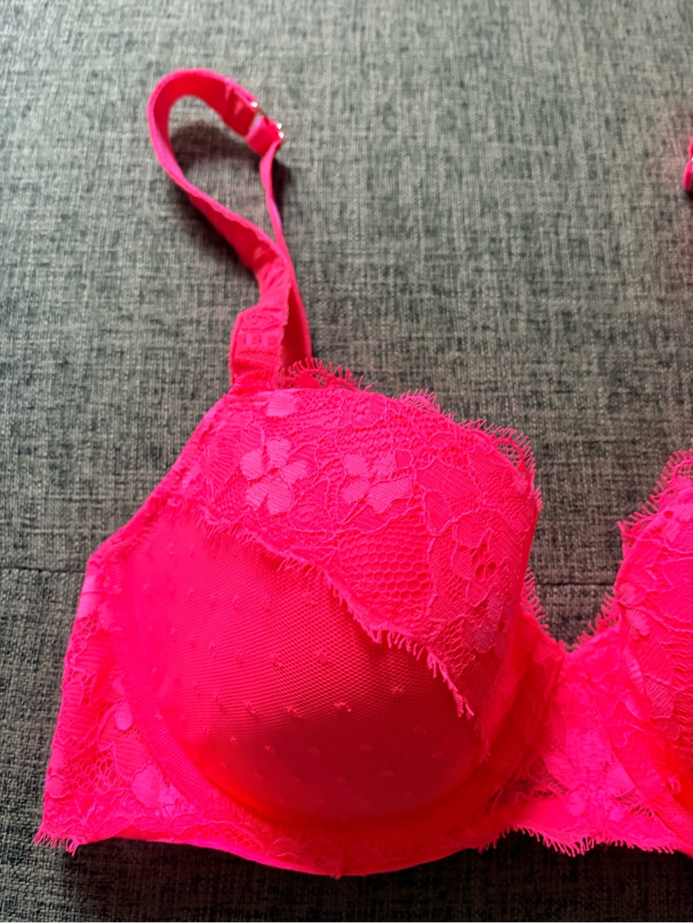 Victoria’s Secret 32DD Hot Pink Lace Lined Demi Bra Coquette Romantic Lingerie - Picture 4 of 8